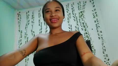 akemy_saunderz online show from 06-13-26, 03:04