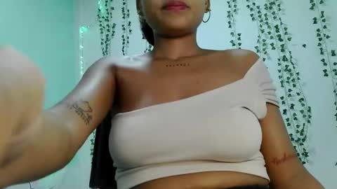 akemy_saunderz online show from 07-22-26, 05:10