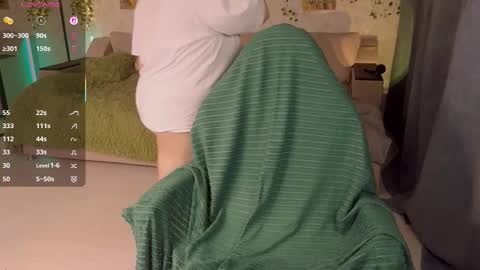 Snapshot of akinohana chatting on 10-24-25, 01:29 Aki online show from 10-24-25, 01:29