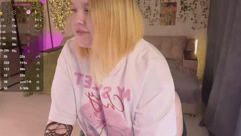 Snapshot of akinohana chatting on 10-29-25, 03:03 Aki online show from 10-29-25, 03:03