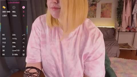 Snapshot of akinohana chatting on 11-21-25, 04:49 Aki online show from 11-21-25, 04:49