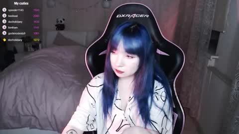 akirahartyx online show from 11-13-25, 04:17