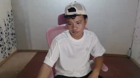 Snapshot of akohnhakah chatting on 05-14-26, 09:16 akohnhakah online show from 05-14-26, 09:16
