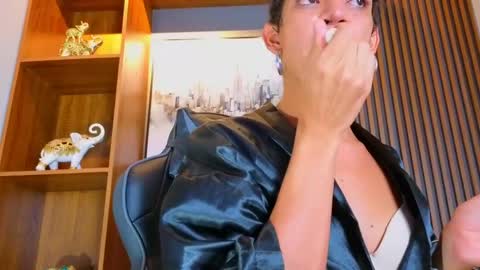 Alahia Rodriguez online show from 05-15-26, 03:52