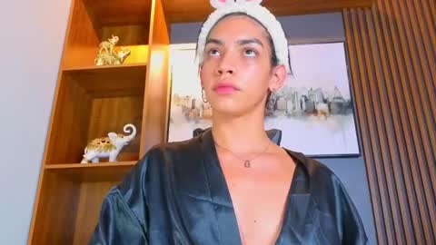 Alahia Rodriguez online show from 05-21-26, 08:27