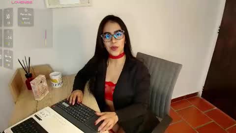 Snapshot of alahiacolucci chatting on 06-13-26, 01:09 alahiacolucci online show from 06-13-26, 01:09