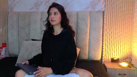 alahiasweet1 online show from 06-13-26, 04:32
