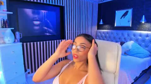 Alaia Alegria online show from 11-15-25, 09:43