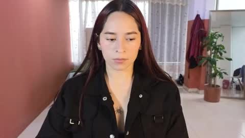 Alaia Skater online show from 09-15-25, 08:09