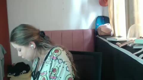 Snapshot of alaina_blessed chatting on 04-20-26, 06:09 alaina_blessed online show from 04-20-26, 06:09
