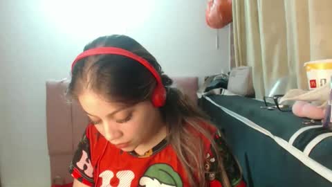 Snapshot of alaina_blessed chatting on 05-12-26, 12:41 alaina_blessed online show from 05-12-26, 12:41
