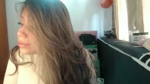 Snapshot of alaina_blessed chatting on 05-19-26, 03:40 alaina_blessed online show from 05-19-26, 03:40