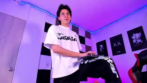 Alan Boy online show from 06-11-26, 02:33