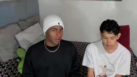 Alan and Criss - WE JUST FRIENDS WITH BENEFITS BOTH VERS online show from 01-10-26, 04:42