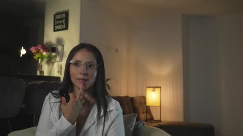 Alana Gasparini online show from 11-17-25, 01:55