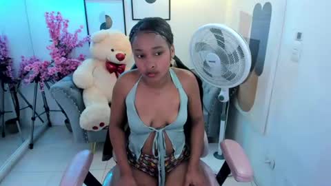 Snapshot of alana_grayy chatting on 07-11-26, 04:04 Alana online show from 07-11-26, 04:04