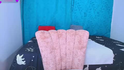 alana_pink95 online show from 05-06-26, 12:21