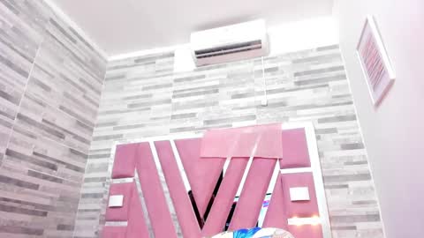 Alana online show from 01-24-25, 06:56