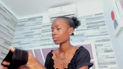 Alana online show from 10-28-25, 06:43