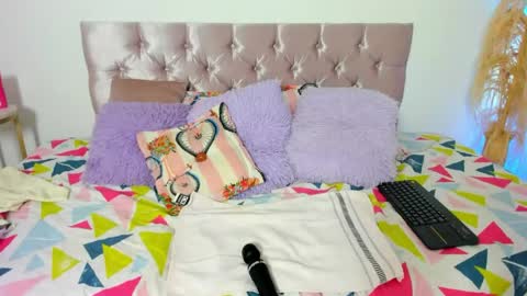 alana_vega69 online show from 06-02-26, 12:40