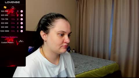 Snapshot of alanabrox chatting on 10-28-25, 09:13 Julia online show from 10-28-25, 09:13