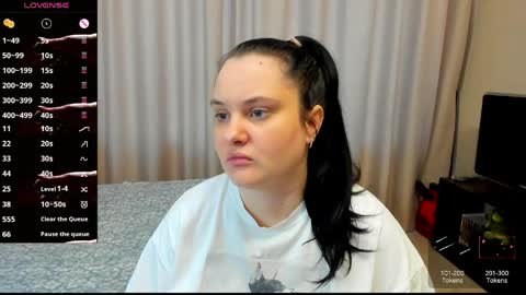 Snapshot of alanabrox chatting on 04-26-26, 09:07 Julia online show from 04-26-26, 09:07