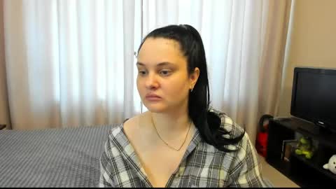 Snapshot of alanabrox chatting on 05-16-26, 08:22 Julia online show from 05-16-26, 08:22