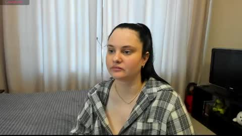 Snapshot of alanabrox chatting on 05-16-26, 10:36 Julia online show from 05-16-26, 10:36