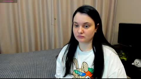 Snapshot of alanabrox chatting on 05-17-26, 06:59 Julia online show from 05-17-26, 06:59