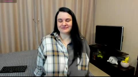 Snapshot of alanabrox chatting on 05-21-26, 10:28 Julia online show from 05-21-26, 10:28