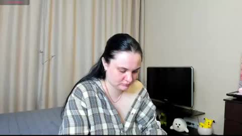 Snapshot of alanabrox chatting on 07-04-26, 01:50 Julia online show from 07-04-26, 01:50