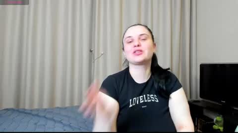 Snapshot of alanabrox chatting on 07-06-26, 05:59 Julia online show from 07-06-26, 05:59