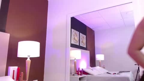 alana online show from 10-31-25, 03:18