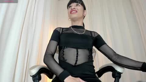 Snapshot of alanakimura_ chatting on 10-06-25, 08:28 Alana silvana online show from 10-06-25, 08:28