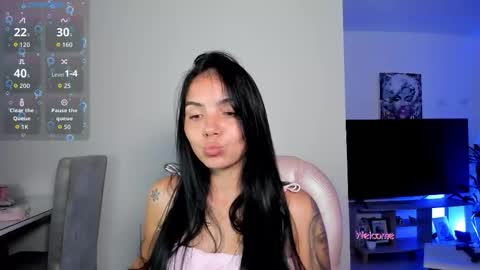 Snapshot of alanatate chatting on 10-28-25, 12:36 Alanatate online show from 10-28-25, 12:36