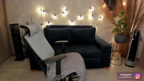 Snapshot of alanna_clark chatting on 12-10-24, 12:28 Alanna online show from 12-10-24, 12:28