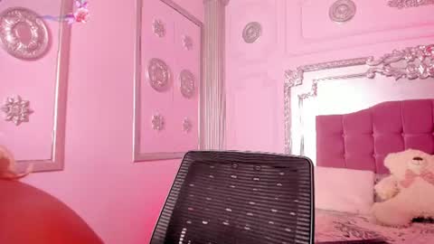 alannamilan online show from 07-22-26, 08:00