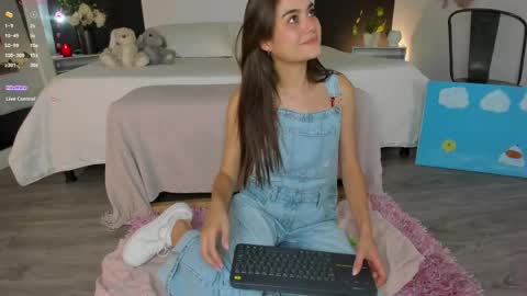 Alanna Cute Russell online show from 05-20-26, 08:04