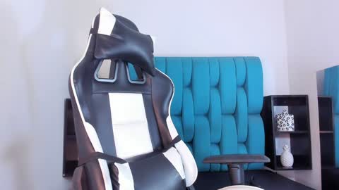 Snapshot of alannaughty_ chatting on 01-24-25, 11:34 alannaughty_ online show from 01-24-25, 11:34