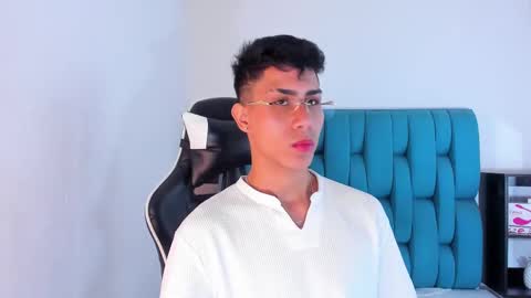 Snapshot of alannaughty_ chatting on 02-12-25, 04:01 alannaughty_ online show from 02-12-25, 04:01