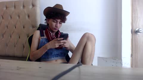 alantrickz365 online show from 10-08-25, 02:09