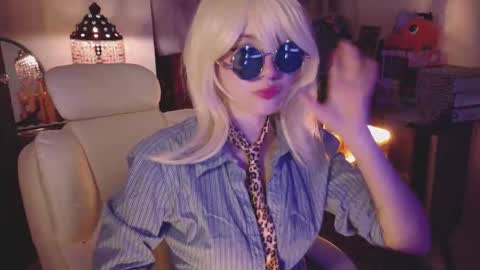 Snapshot of alaskagrace chatting on 09-23-25, 02:58 Alaska Grace       online show from 09-23-25, 02:58