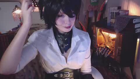 Snapshot of alaskagrace chatting on 10-29-25, 04:48 Alaska Grace       online show from 10-29-25, 04:48