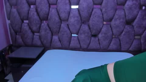 AlaSmith  online show from 12-01-25, 02:16