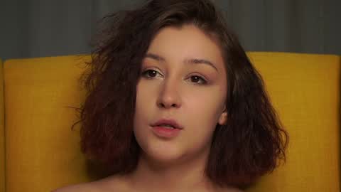 Hi all. My name is Stela and this is my first day here online show from 01-17-25, 08:00