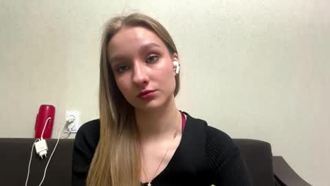 Lina   online show from 03-26-26, 05:40