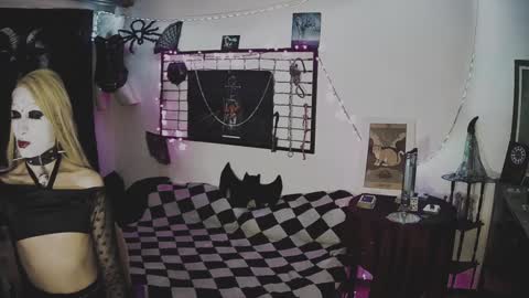 Snapshot of alchemymistic chatting on 02-07-25, 08:44 Mistic witch online show from 02-07-25, 08:44