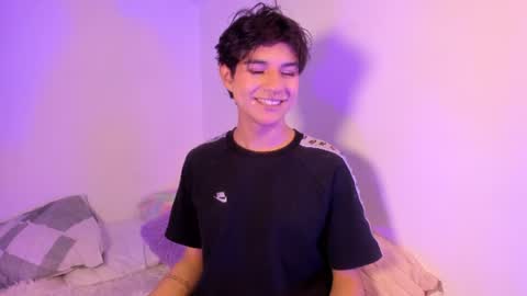 Ale aurarashii online show from 06-20-26, 01:41