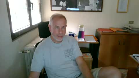 Snapshot of aleandela chatting on 08-04-26, 02:08 aleandela online show from 08-04-26, 02:08