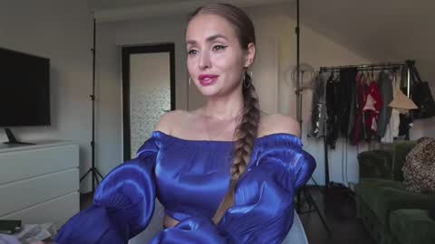 Alecssalove online show from 10-29-25, 01:02